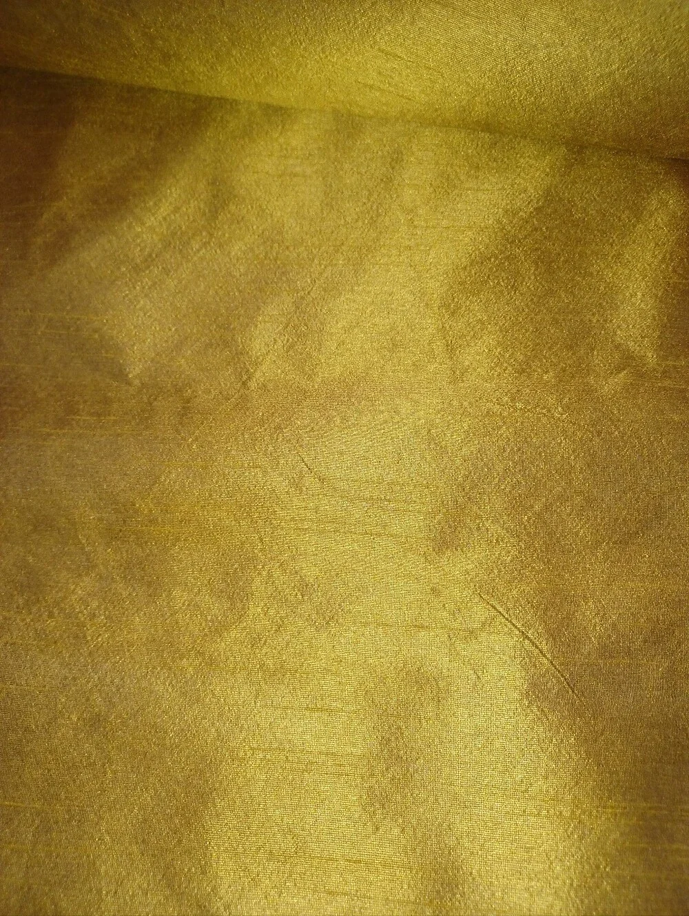Elegant Leaf-Pattern Table Runner in Bronze/ Olive Green